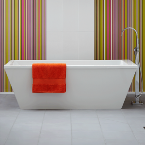 Pool freestanding bath